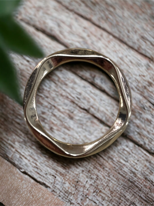 Modern Wavy Golden Ring